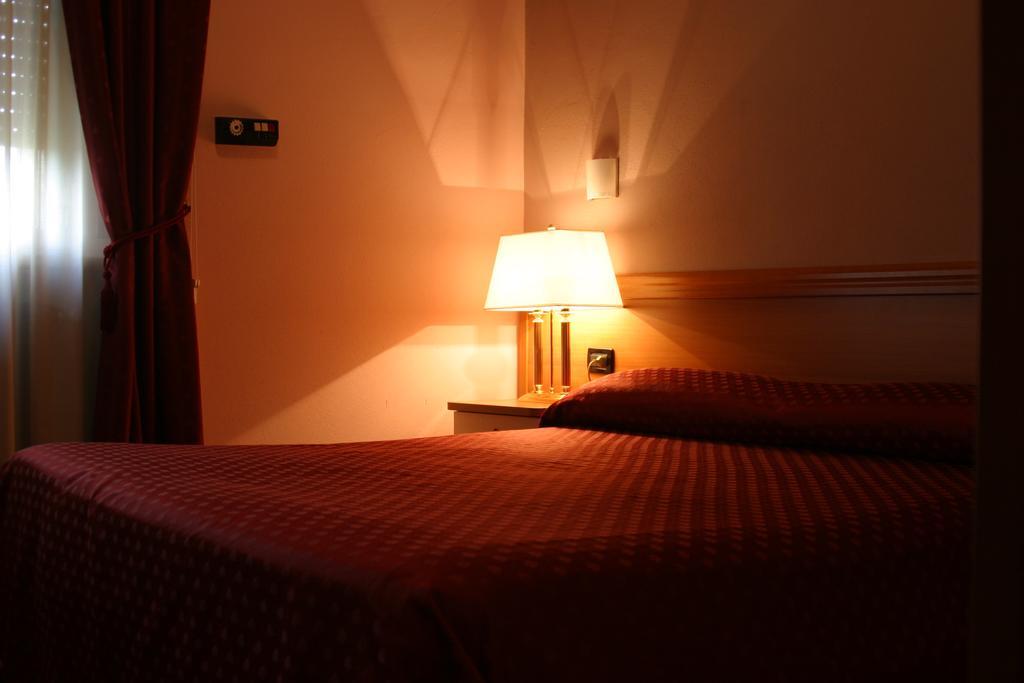 Air Hotel Forli Luaran gambar